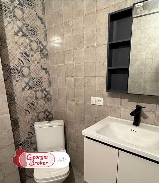 იყიდება ახალი გარემონტებული 2 ოთახიანი ბინა